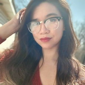 Meet your Posher, Adrianna